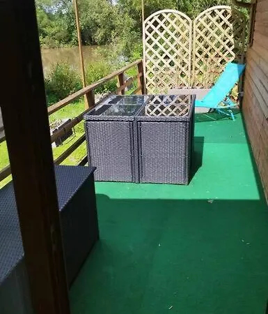 Le Chalet De L'amitiee Semesterbostad Luche-Pringe